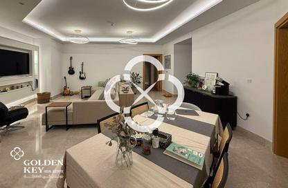 Apartment - 2 Bedrooms - 3 Bathrooms for rent in Floresta Gardens - Floresta Gardens - The Pearl Island - Doha