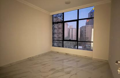 Apartment - 3 Bedrooms - 3 Bathrooms for rent in Fereej Bin Mahmoud - Doha Apartment - 3 Bedrooms - 3 Bathrooms for rent in Fereej Bin Mahmoud - Doha