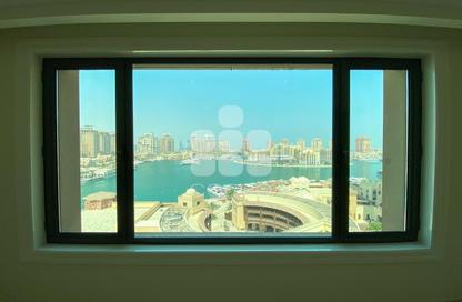 Apartment - 2 Bedrooms - 2 Bathrooms for rent in Tower 31 - Porto Arabia - The Pearl Island - Doha