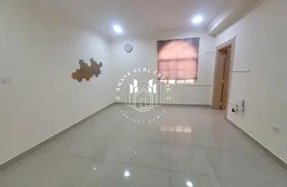 Villa - 1 Bedroom - 1 Bathroom for rent in Umm Al Seneem Street - Ain Khaled - Doha