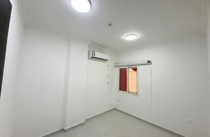 Apartment - 2 Bedrooms - 1 Bathroom for rent in Al Nasr Street - Al Nasr - Doha