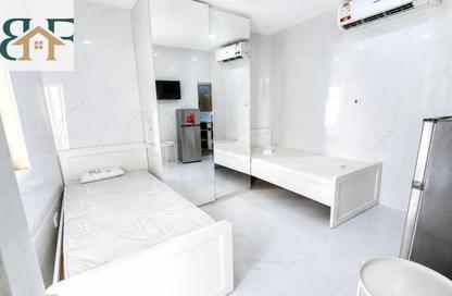 Apartment - Studio - 1 for rent in Umm Ghwailina Comm - Umm Ghuwalina - Umm Ghuwailina - Doha