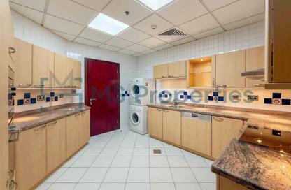 Apartment - 2 Bedrooms - 3 Bathrooms for rent in West Bay Tower - West Bay - West Bay - Doha