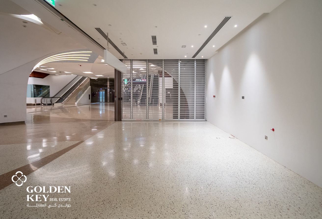 Metro Station Convenience Shop – Airport Location