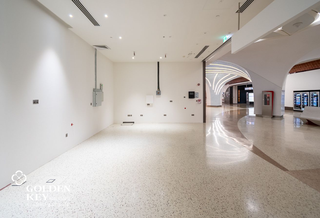 Metro Station Convenience Shop – Airport Location