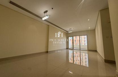 Apartment - 2 Bedrooms - 2 Bathrooms for rent in Taameer Central Tower - Marina  25 - Marina District - Lusail