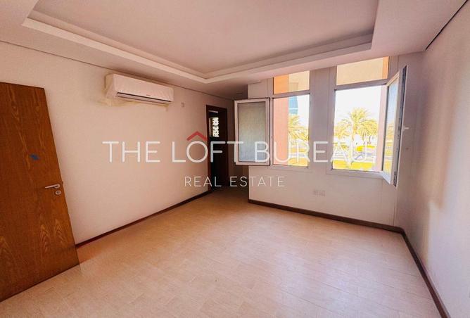 57305597 - Property Image 3