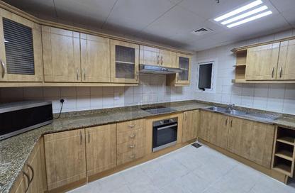 Apartment - 2 Bedrooms - 3 Bathrooms for rent in West Bay Tower - West Bay - West Bay - Doha