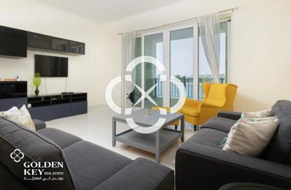 Apartment - 2 Bedrooms - 3 Bathrooms for rent in Viva East - Viva Bahriyah - The Pearl Island - Doha