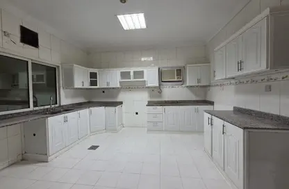 مجمع سكني - 3 غرف نوم - 3 حمامات للايجار في المعمورة 18 - المعمورة - الدوحة