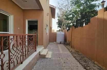 Compound - 3 Bedrooms - 3 Bathrooms for rent in Mamoura 18 - Al Maamoura - Doha