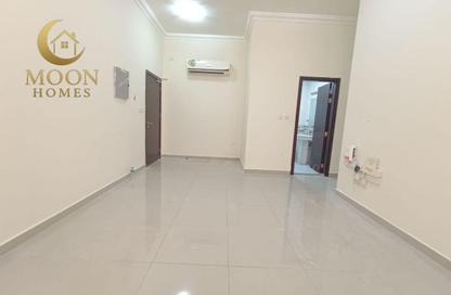 Apartment - 2 Bedrooms - 2 Bathrooms for rent in Al Mansoura - Al Mansoura - Doha Apartment - 2 Bedrooms - 2 Bathrooms for rent in Al Mansoura - Al Mansoura - Doha