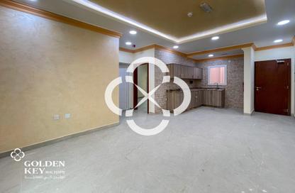 Apartment - 2 Bedrooms - 2 Bathrooms for rent in Umm Ghuwalina - Umm Ghuwailina - Doha