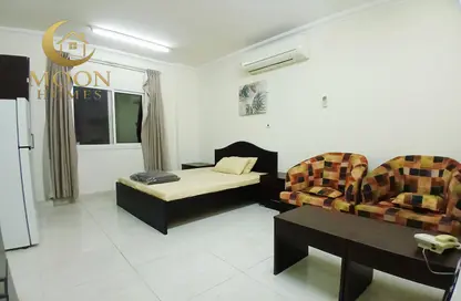 Apartment - Studio - 1 Bathroom for rent in Umm Ghuwalina - Umm Ghuwailina - Doha