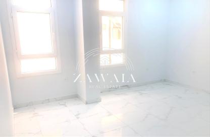 Apartment - 3 Bedrooms - 2 Bathrooms for rent in Umm Ghuwailina 4 - Umm Ghuwailina - Doha
