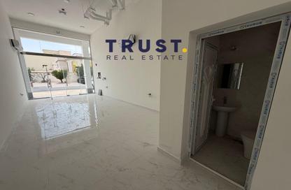 Shop - Studio - 1 Bathroom for rent in Duhail Villas - Al Duhail - Doha