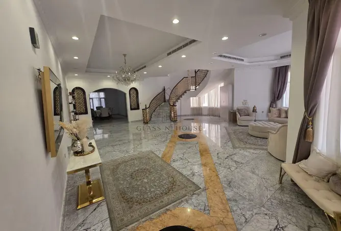 60723105 - Property Image 2
