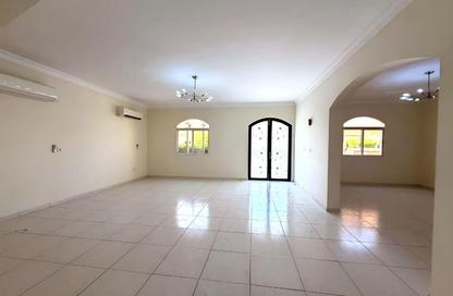 Villa - 5 - 5 for rent in Bu Hamour Street - Abu Hamour - Doha