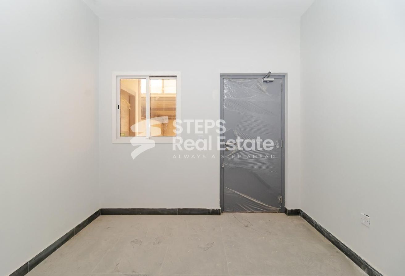 Steel Workshop with Rooms for Rent