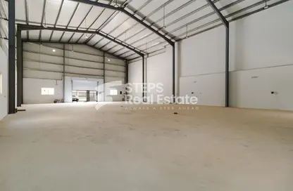 مخزن - استوديو للايجار في شارع الصناعية الشرقي - بركة العوامر - الوكرة