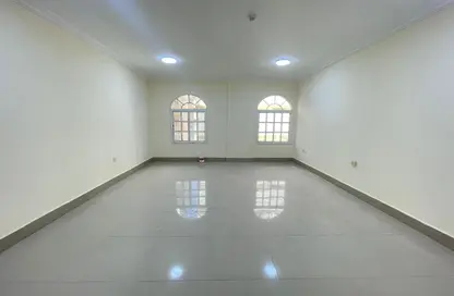 Apartment - 3 Bedrooms - 3 Bathrooms for rent in Al Mansoura - Al Mansoura - Doha