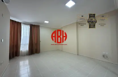 شقة - 2 غرف نوم - 2 حمامات للايجار في شارع انس - فريج بن محمود الشمالي - فريج بن محمود - الدوحة