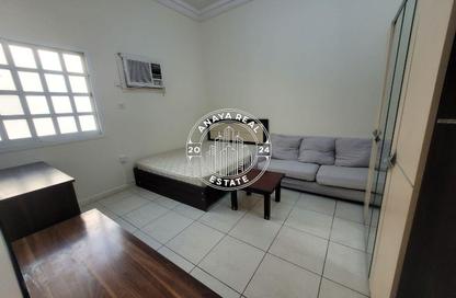 Villa - Studio - 1 Bathroom for rent in Al Nuaija Street - Al Nuaija - Doha