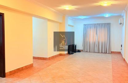 Apartment - 3 Bedrooms - 3 Bathrooms for rent in Anas Street - Fereej Bin Mahmoud North - Fereej Bin Mahmoud - Doha