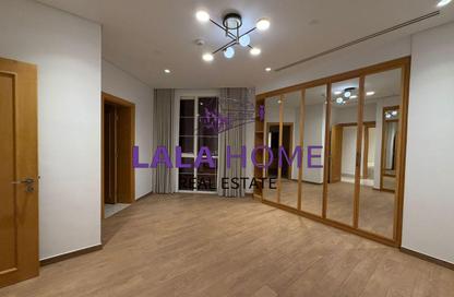 Apartment - 2 Bedrooms - 3 Bathrooms for rent in Floresta Gardens - Floresta Gardens - The Pearl Island - Doha
