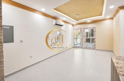 Apartment - 2 Bedrooms - 2 Bathrooms for rent in Umm Ghuwailina 4 - Umm Ghuwailina - Doha Apartment - 2 Bedrooms - 2 Bathrooms for rent in Umm Ghuwailina 4 - Umm Ghuwailina - Doha