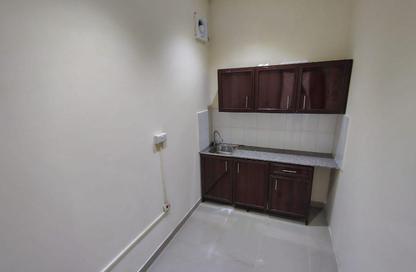 Apartment - 1 Bedroom - 1 Bathroom for rent in Umm Al Seneem Street - Ain Khaled - Doha