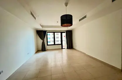 شقة - 2 غرف نوم - 3 حمامات للايجار في جزيرة اللؤلؤة - الدوحة