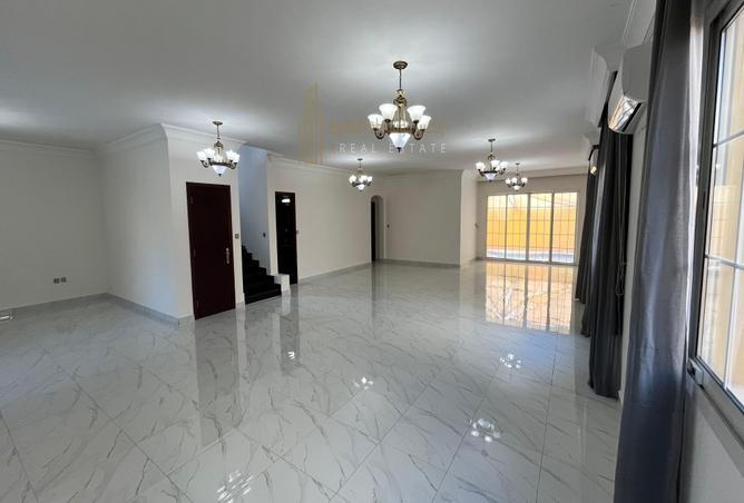 52044056 - Property Image 2