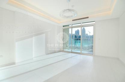 Apartment - 1 Bedroom - 2 Bathrooms for sale in Crystal Residence - Gewan Island - The Pearl Island - Doha