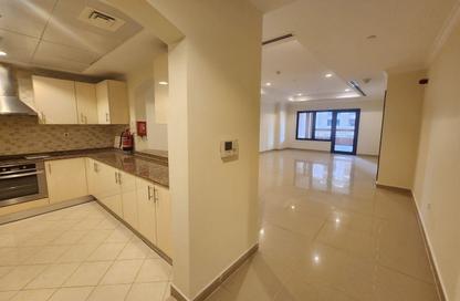 Apartment - 1 Bedroom - 2 Bathrooms for rent in East Porto Drive - Porto Arabia - The Pearl Island - Doha