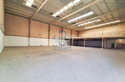 Warehouse - Studio - 2 Bathrooms for rent in Industrial Area 2 - Industrial Area - Industrial Area - Doha