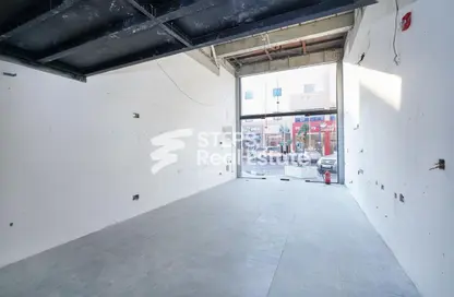 محل تجاري - استوديو - 1 حمام للايجار في طريق مسيمير - أبو هامور - الدوحة