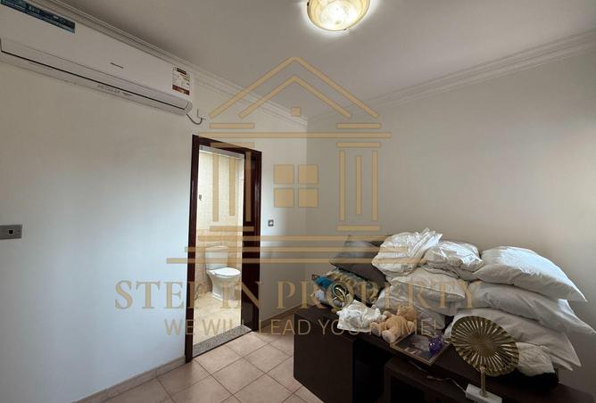 989456 - Property Image 3
