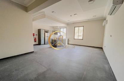 Apartment - 2 Bedrooms - 3 Bathrooms for rent in Bin Omran 35 - Fereej Bin Omran - Doha