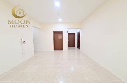 Apartment - 2 Bedrooms - 2 Bathrooms for rent in Umm Ghuwailina 4 - Umm Ghuwailina - Doha