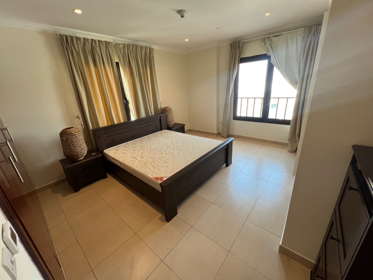Furnished 2 Bedroom Apartment in The Pearl-Qatar thumbnail 6