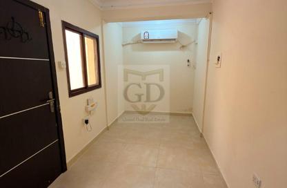 Apartment - Studio - 1 Bathroom for rent in Old Airport Road - Old Airport Road - Doha Apartment - Studio - 1 Bathroom for rent in Old Airport Road - Old Airport Road - Doha