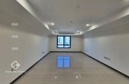 Apartment - 1 Bedroom - 2 Bathrooms for rent in Porto Arabia - The Pearl Island - Doha
