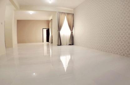 Apartment - 3 Bedrooms - 3 Bathrooms for rent in Al Muntazah - Doha