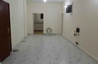 Apartment - 4 Bedrooms - 2 Bathrooms for rent in Al Zubair Bakkar Street - Al Sadd - Doha