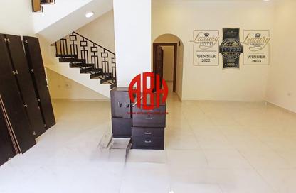 مجمع سكني - 6 غرف نوم - 7 حمامات للايجار في شارع المرخية - المرخية - الدوحة