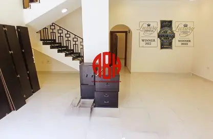 مجمع سكني - 6 غرف نوم - 7 حمامات للايجار في شارع المرخية - المرخية - الدوحة