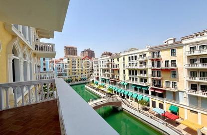 Apartment - 3 Bedrooms - 5 Bathrooms for rent in Carnaval - Qanat Quartier - The Pearl Island - Doha