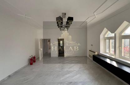 Villa - 5 Bedrooms - 6 Bathrooms for rent in Al Faisal Tower - Al Dafna - Al Dafna - Doha