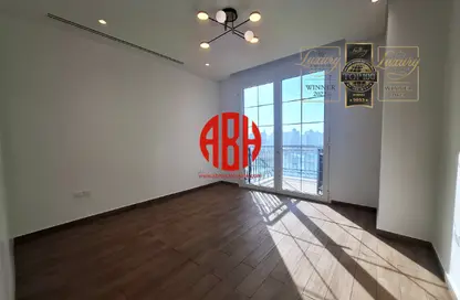 Apartment - 2 Bedrooms - 3 Bathrooms for rent in Floresta Gardens - Floresta Gardens - The Pearl Island - Doha